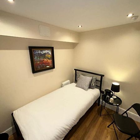 Cosy Single Room Единбург Екстериор снимка