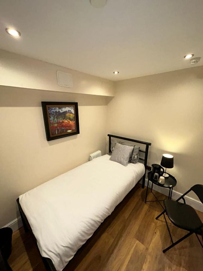 Cosy Single Room Единбург Екстериор снимка