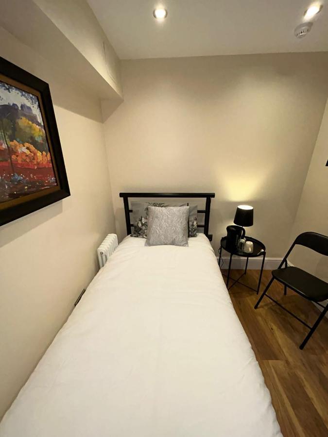 Cosy Single Room Единбург Екстериор снимка